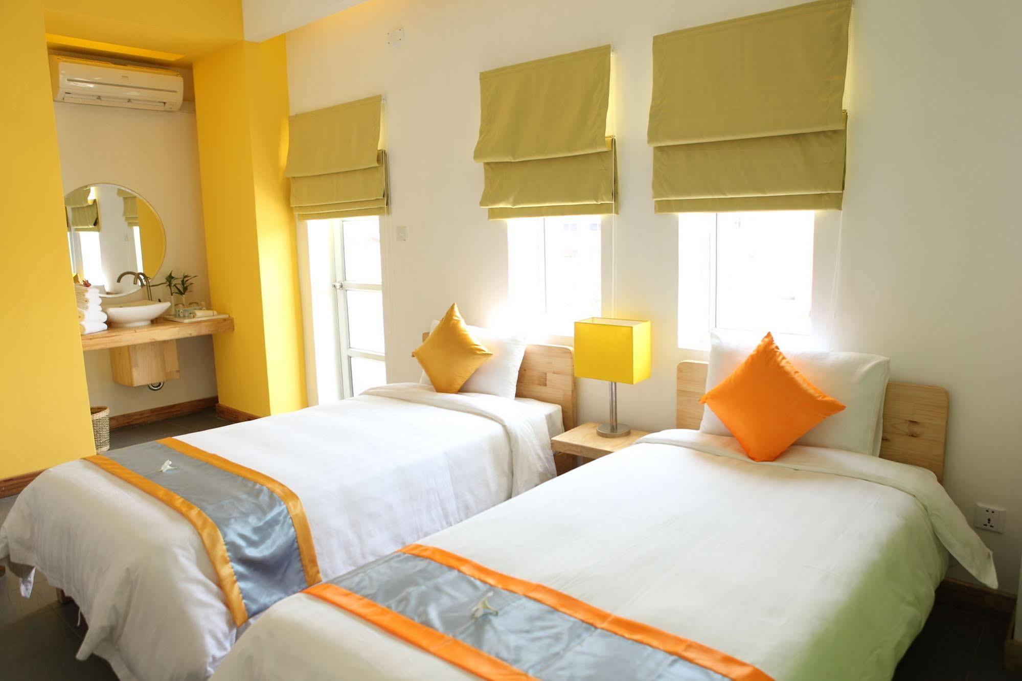 The Frangipani Living Arts Hotel And Spa Phnom Penh Exterior photo